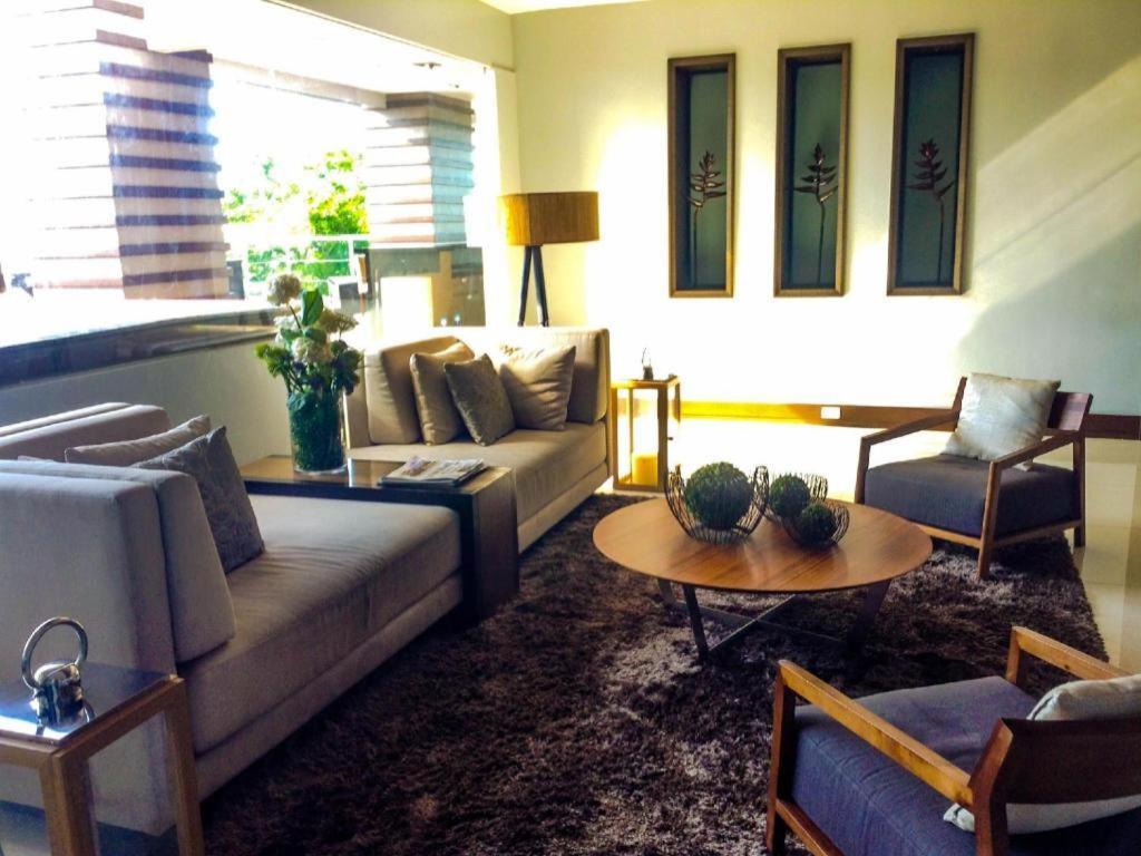 Avenue Suites Bacolod Buitenkant foto