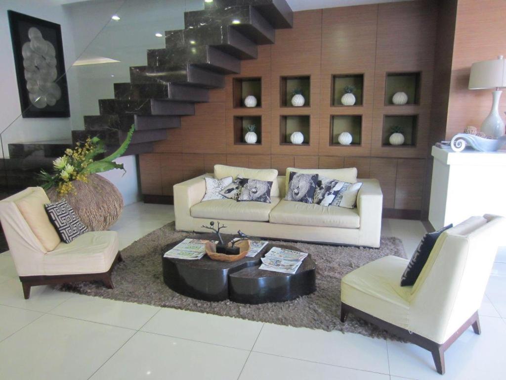 Avenue Suites Bacolod Buitenkant foto