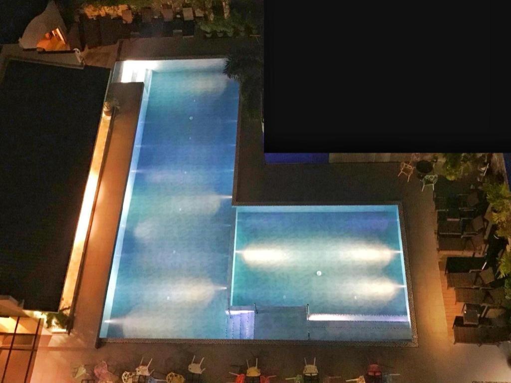 Avenue Suites Bacolod Buitenkant foto