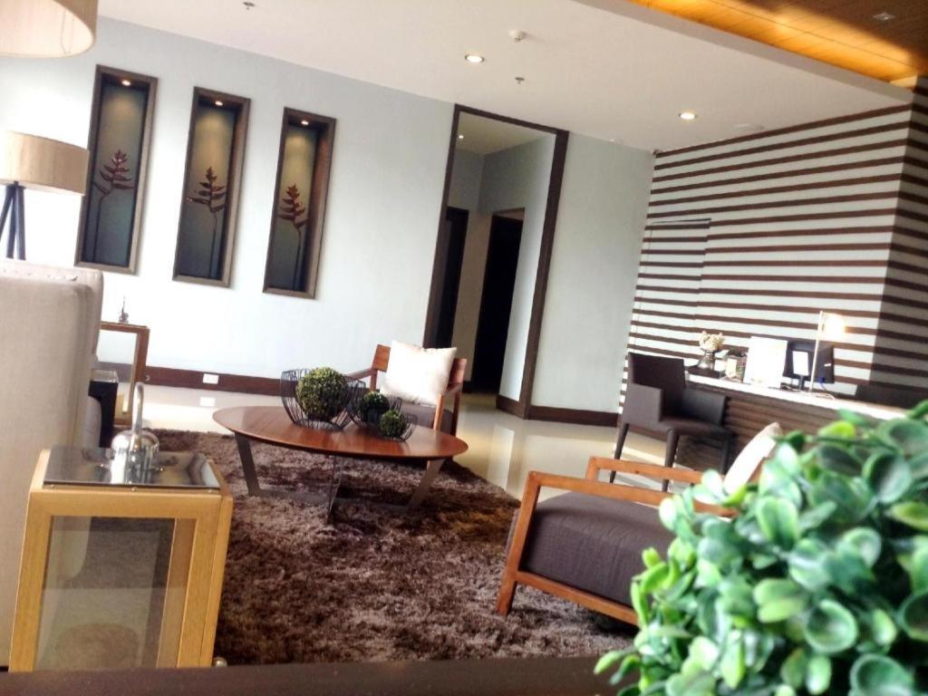 Avenue Suites Bacolod Buitenkant foto