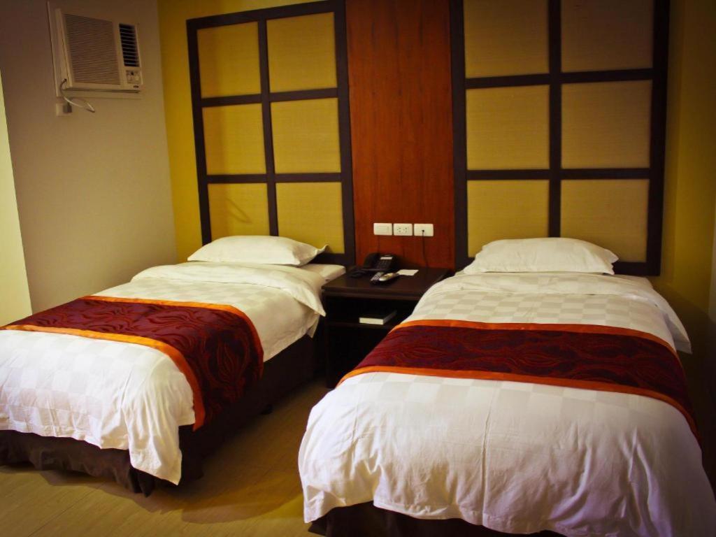 Avenue Suites Bacolod Buitenkant foto