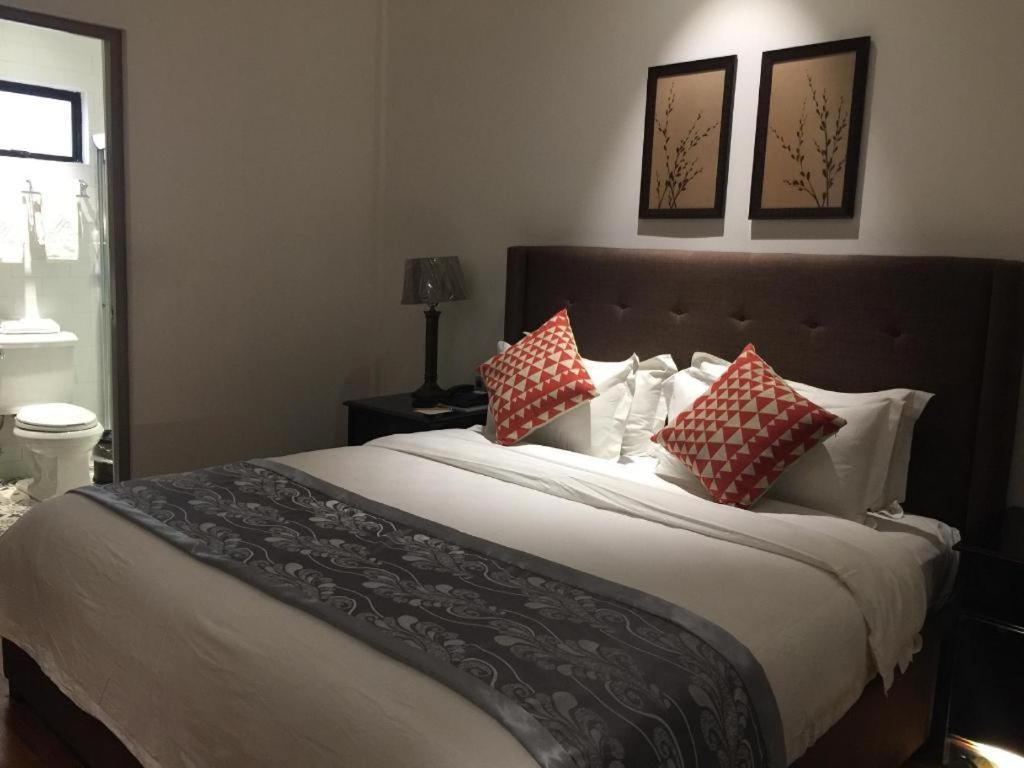 Avenue Suites Bacolod Buitenkant foto