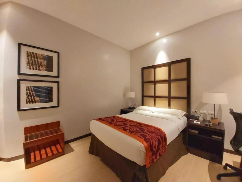 Avenue Suites Bacolod Buitenkant foto
