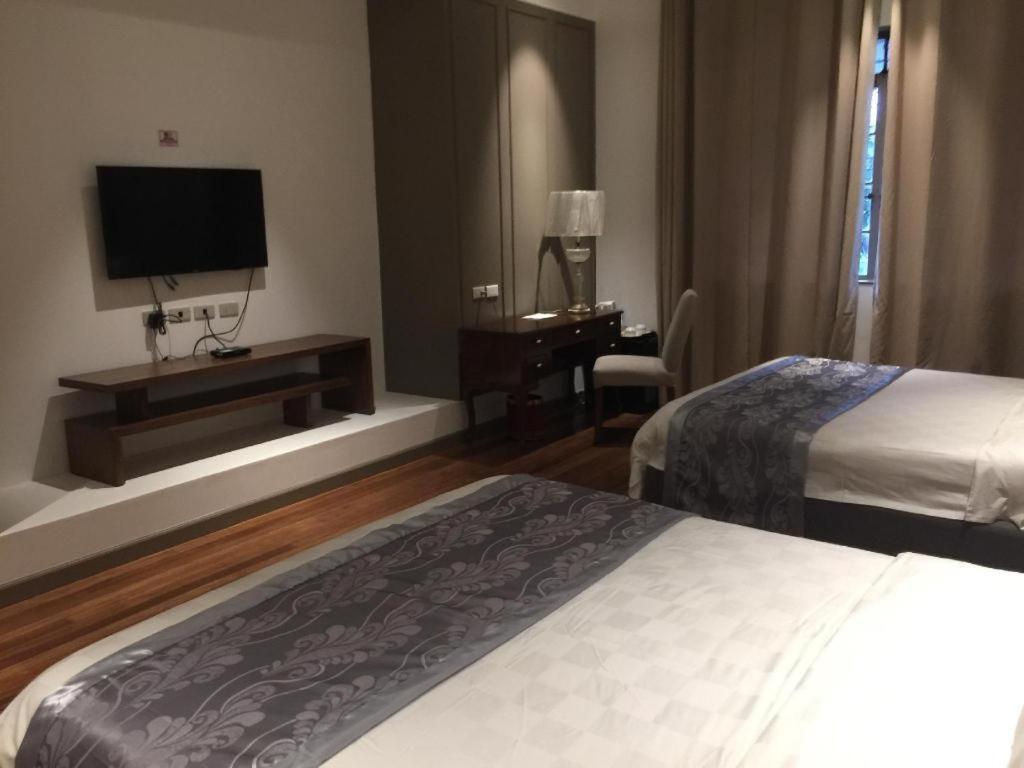 Avenue Suites Bacolod Buitenkant foto