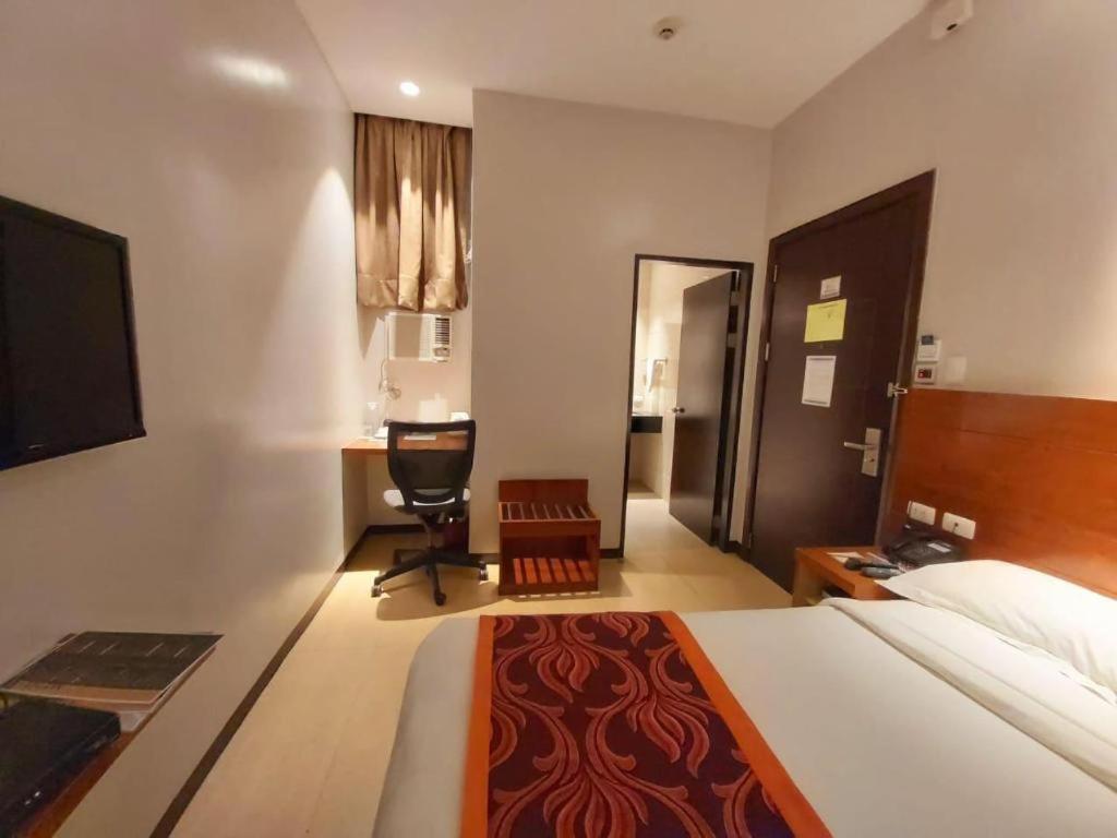 Avenue Suites Bacolod Buitenkant foto