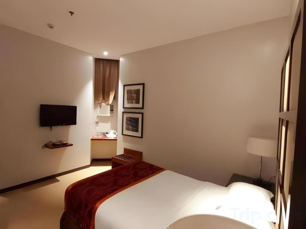 Avenue Suites Bacolod Buitenkant foto