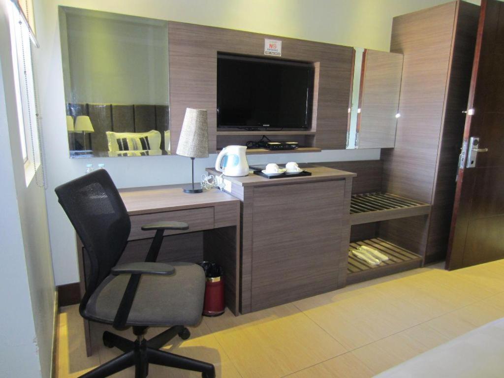 Avenue Suites Bacolod Buitenkant foto