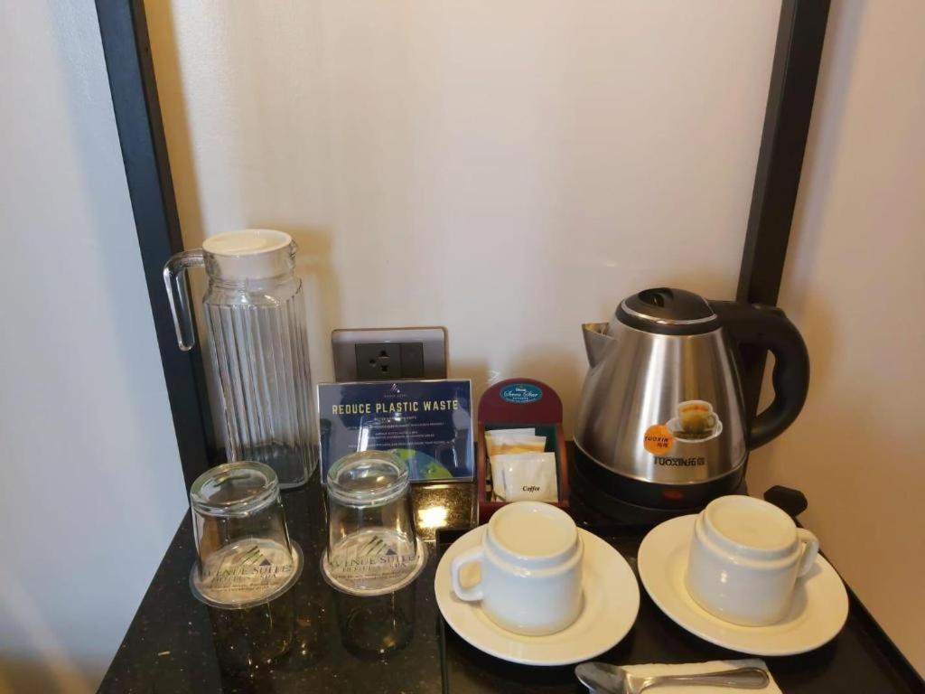 Avenue Suites Bacolod Buitenkant foto